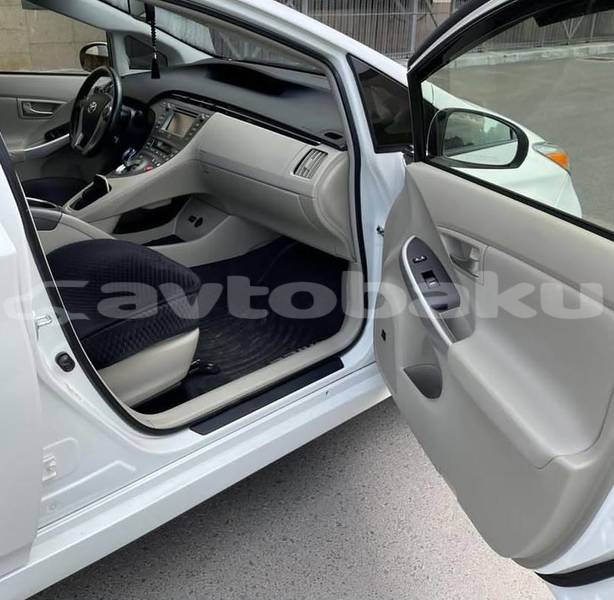 Big with watermark toyota prius abseron baki 5259