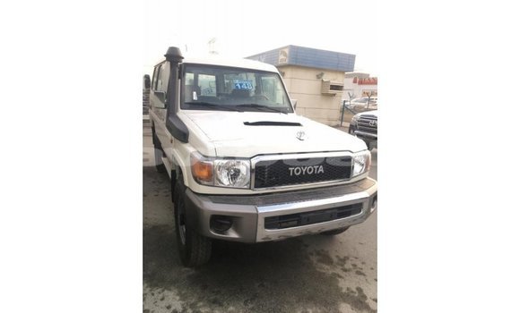 Buy Import Toyota Land Cruiser White Car in Import - Dubai in Abseron Buy Import Toyota Land Cruiser White Car in Import - Dubai in Abseron