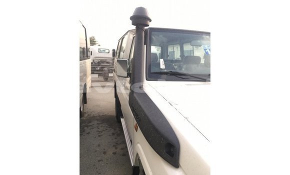 Buy Import Toyota Land Cruiser White Car in Import - Dubai in Abseron Buy Import Toyota Land Cruiser White Car in Import - Dubai in Abseron