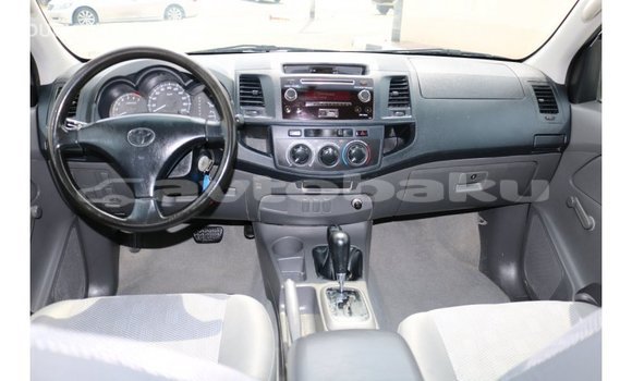 Buy Import Toyota Hilux White Car in Import - Dubai in Abseron