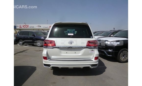 Buy Import Toyota Land Cruiser White Car in Import - Dubai in Abseron Buy Import Toyota Land Cruiser White Car in Import - Dubai in Abseron