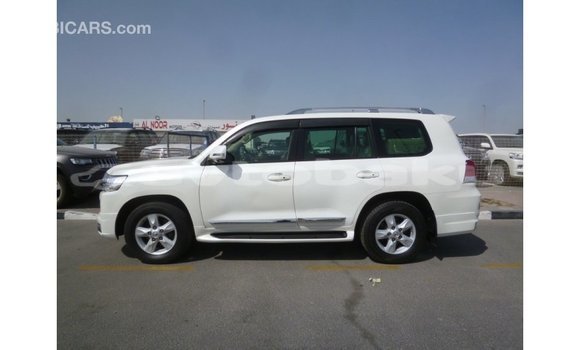 Buy Import Toyota Land Cruiser White Car in Import - Dubai in Abseron Buy Import Toyota Land Cruiser White Car in Import - Dubai in Abseron