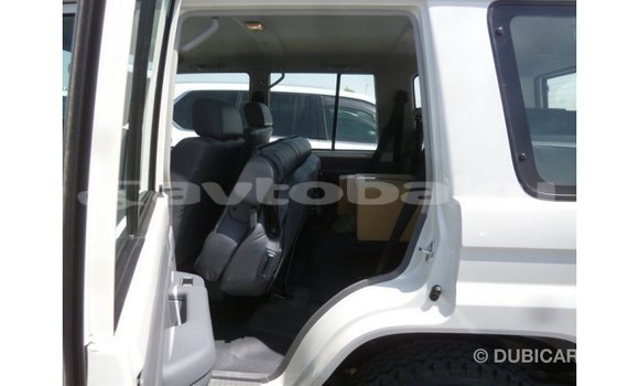 Buy Import Toyota Land Cruiser White Car in Import - Dubai in Abseron Buy Import Toyota Land Cruiser White Car in Import - Dubai in Abseron