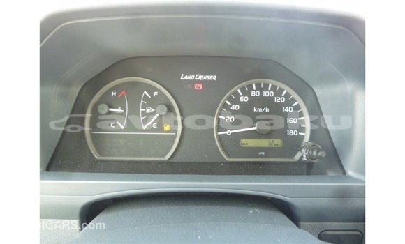 Buy Import Toyota Land Cruiser White Car in Import - Dubai in Abseron Buy Import Toyota Land Cruiser White Car in Import - Dubai in Abseron
