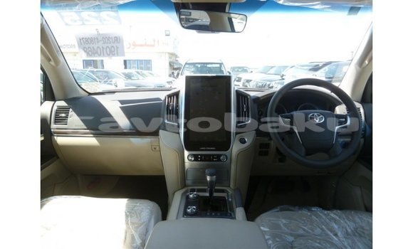 Buy Import Toyota Land Cruiser White Car in Import - Dubai in Abseron Buy Import Toyota Land Cruiser White Car in Import - Dubai in Abseron