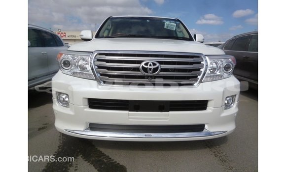 Buy Import Toyota Land Cruiser White Car in Import - Dubai in Abseron Buy Import Toyota Land Cruiser White Car in Import - Dubai in Abseron
