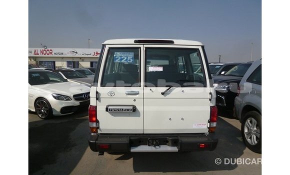 Buy Import Toyota Land Cruiser White Car in Import - Dubai in Abseron Buy Import Toyota Land Cruiser White Car in Import - Dubai in Abseron