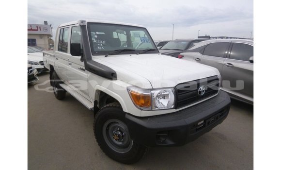 Buy Import Toyota Land Cruiser White Car in Import - Dubai in Abseron Buy Import Toyota Land Cruiser White Car in Import - Dubai in Abseron