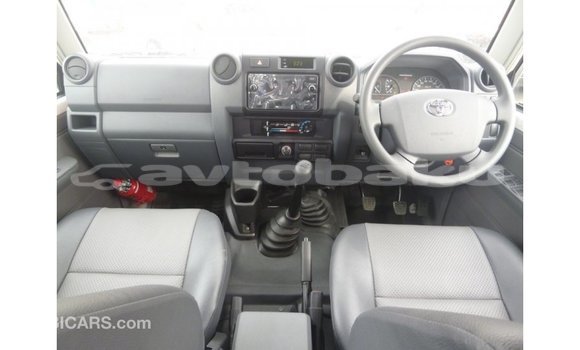 Buy Import Toyota Land Cruiser White Car in Import - Dubai in Abseron Buy Import Toyota Land Cruiser White Car in Import - Dubai in Abseron