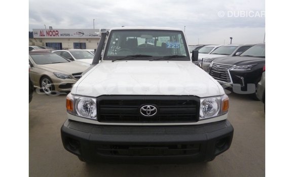Buy Import Toyota Land Cruiser White Car in Import - Dubai in Abseron Buy Import Toyota Land Cruiser White Car in Import - Dubai in Abseron