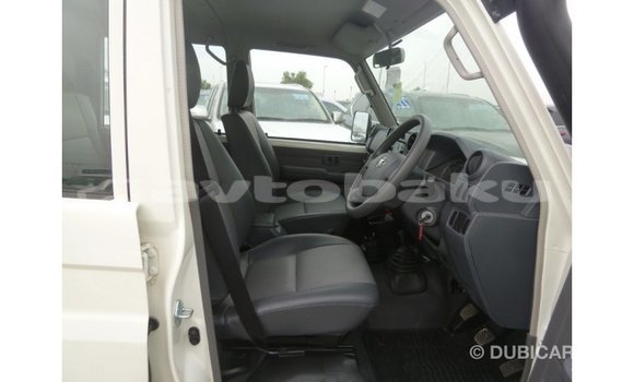 Buy Import Toyota Land Cruiser White Car in Import - Dubai in Abseron Buy Import Toyota Land Cruiser White Car in Import - Dubai in Abseron