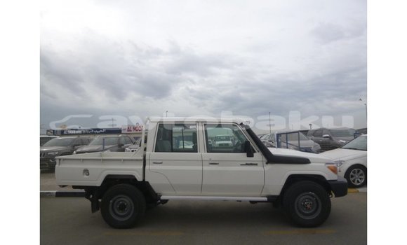 Buy Import Toyota Land Cruiser White Car in Import - Dubai in Abseron Buy Import Toyota Land Cruiser White Car in Import - Dubai in Abseron
