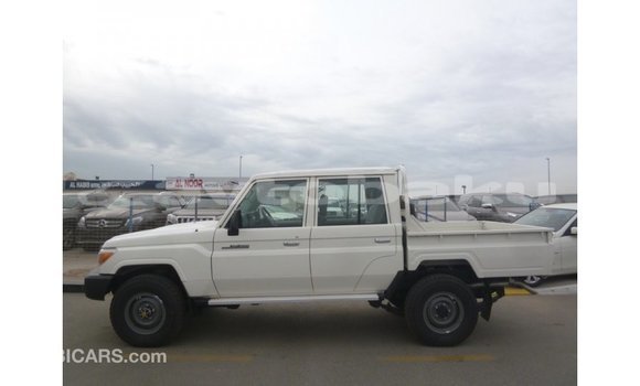 Buy Import Toyota Land Cruiser White Car in Import - Dubai in Abseron Buy Import Toyota Land Cruiser White Car in Import - Dubai in Abseron
