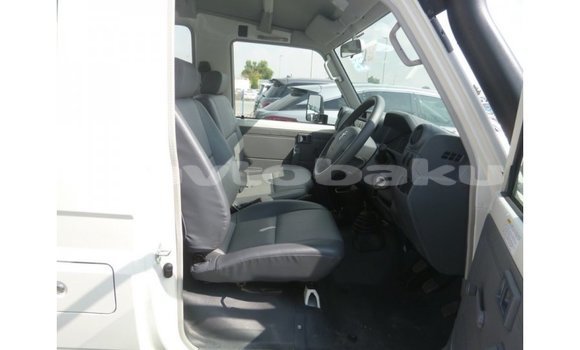 Buy Import Toyota Land Cruiser White Car in Import - Dubai in Abseron Buy Import Toyota Land Cruiser White Car in Import - Dubai in Abseron