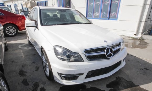 Buy Import Mercedes-Benz 200 White Car in Import - Dubai in Abseron Buy Import Mercedes-Benz 200 White Car in Import - Dubai in Abseron