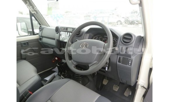 Buy Import Toyota Land Cruiser White Car in Import - Dubai in Abseron Buy Import Toyota Land Cruiser White Car in Import - Dubai in Abseron