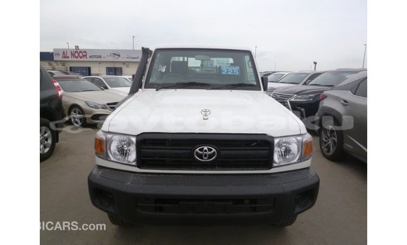 Buy Import Toyota Land Cruiser White Car in Import - Dubai in Abseron Buy Import Toyota Land Cruiser White Car in Import - Dubai in Abseron