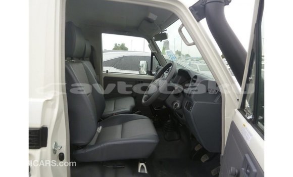 Buy Import Toyota Land Cruiser White Car in Import - Dubai in Abseron Buy Import Toyota Land Cruiser White Car in Import - Dubai in Abseron