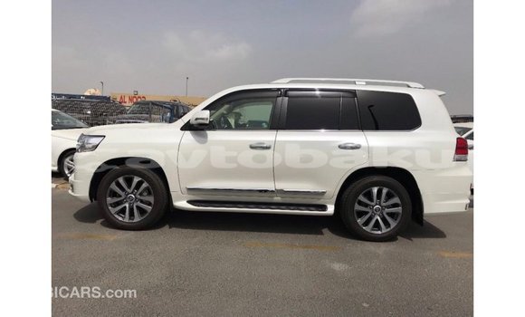 Buy Import Toyota Land Cruiser White Car in Import - Dubai in Abseron Buy Import Toyota Land Cruiser White Car in Import - Dubai in Abseron