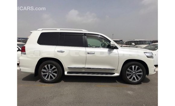 Buy Import Toyota Land Cruiser White Car in Import - Dubai in Abseron Buy Import Toyota Land Cruiser White Car in Import - Dubai in Abseron