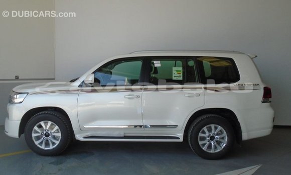 Buy Import Toyota Land Cruiser White Car in Import - Dubai in Abseron Buy Import Toyota Land Cruiser White Car in Import - Dubai in Abseron