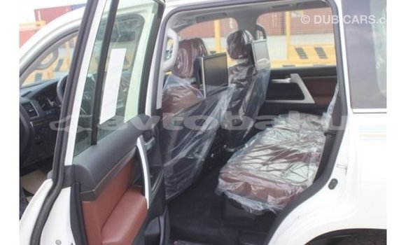 Buy Import Toyota Land Cruiser White Car in Import - Dubai in Abseron Buy Import Toyota Land Cruiser White Car in Import - Dubai in Abseron